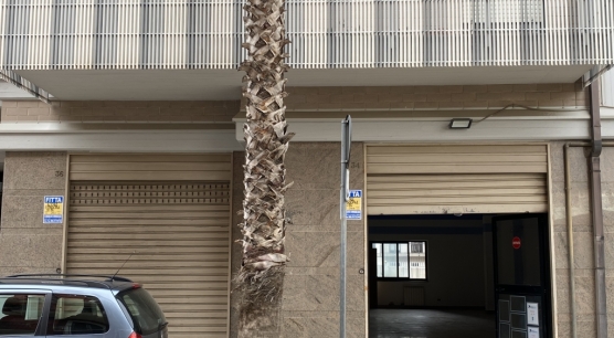 Fittasi Locale commerciale a Corato, Via Trani